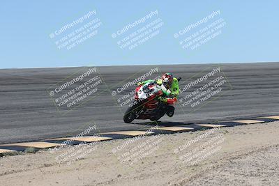 media/Oct-13-2025-Moto Forza (Mon) [[a66d839500]]/3-B Group/Session 2 (Bowl)/